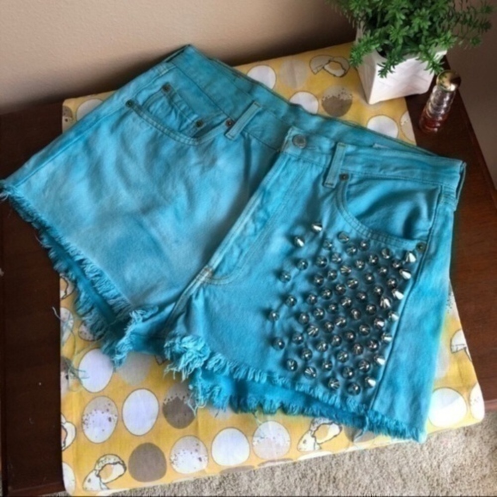 RP 4 LF Reworked 501 studded teal Levi’s shorts size 31